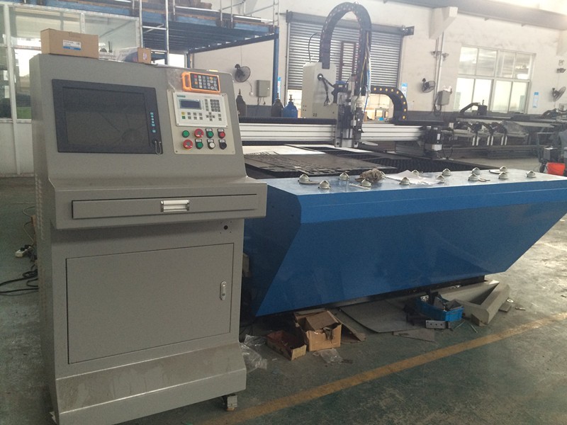 ម៉ាស៊ីនកាត់ឡាស៊ែរដែលមានជាតិសរសៃបំពង់ដែលមានជំនាញវិជ្ជាជីវៈ