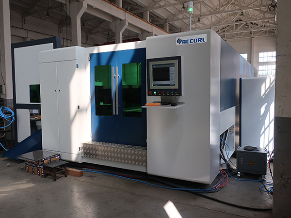 ម៉ាស៊ីនកាត់ដោយប្រើកាំរស្មីអិល។ អេស